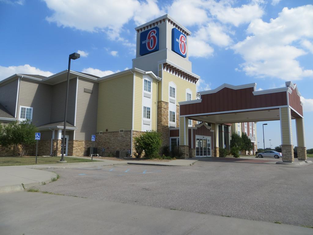 Motel 6-Valley Center, Ks Park City Luaran gambar